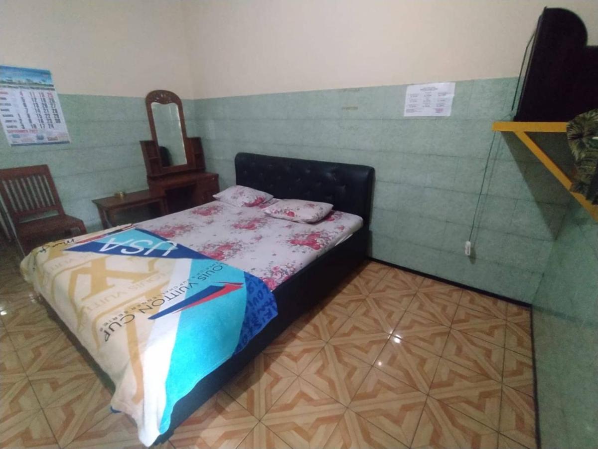 Spot On 92537 Tetirah Hotel