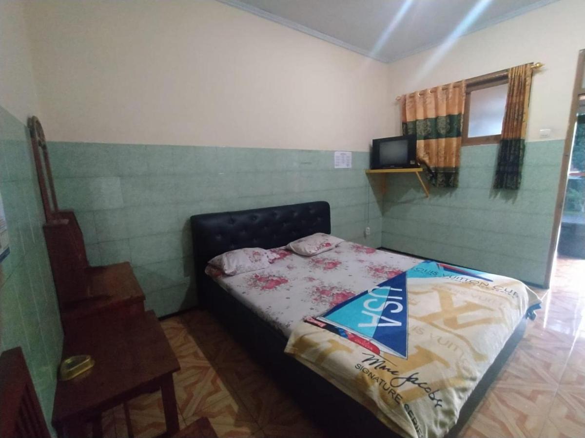 Spot On 92537 Tetirah Hotel