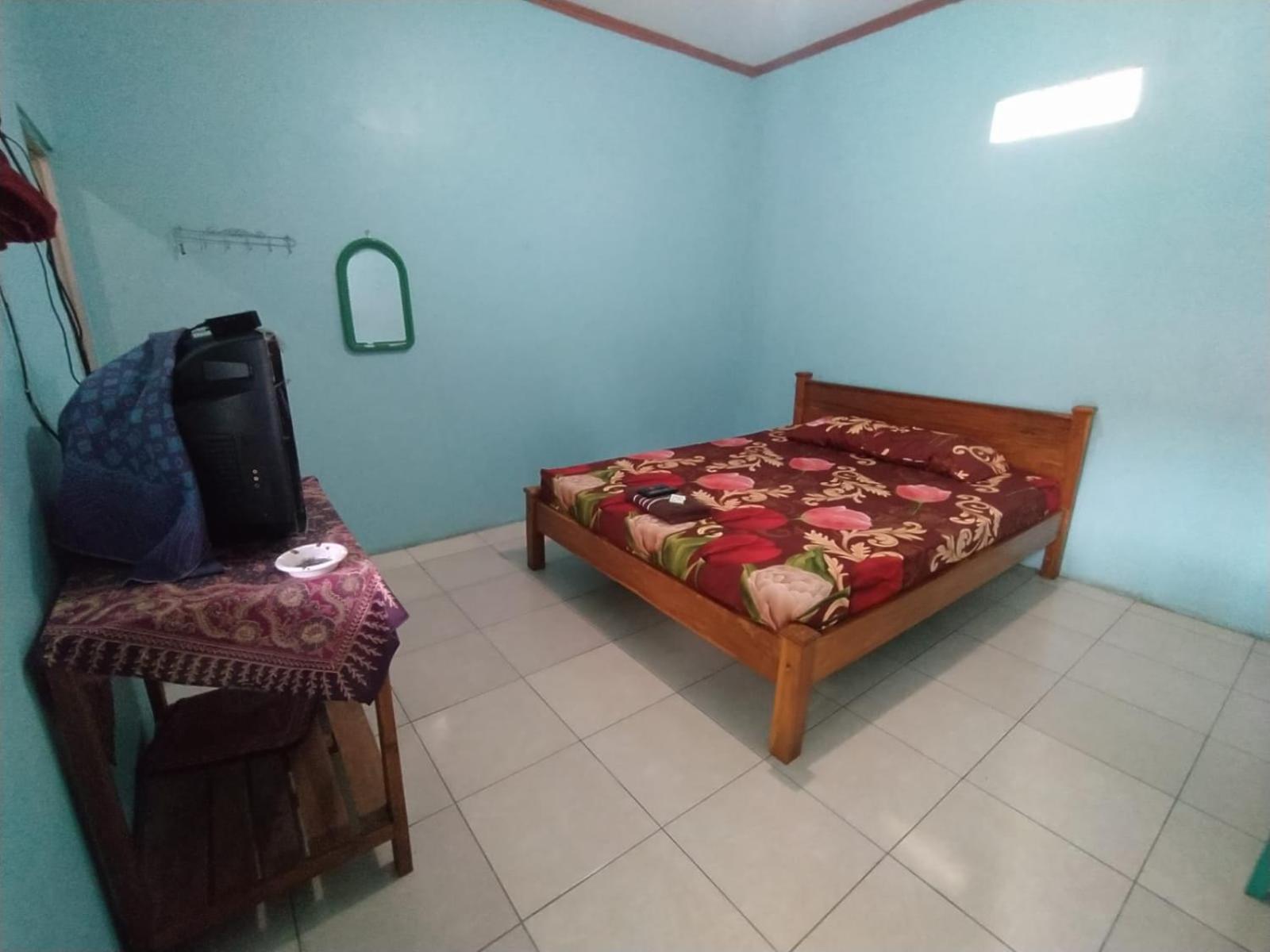 Spot On 92537 Tetirah Hotel