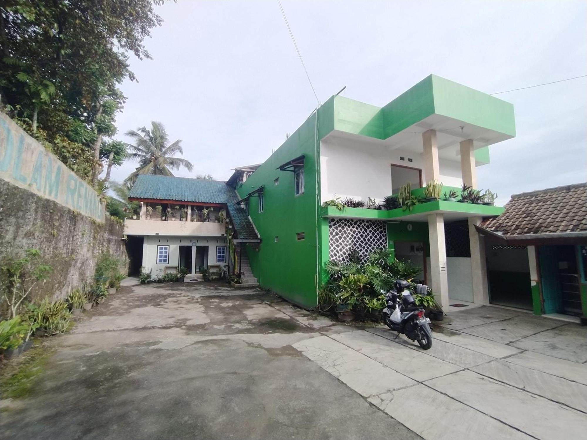 Spot On 92537 Tetirah Hotel Salatiga